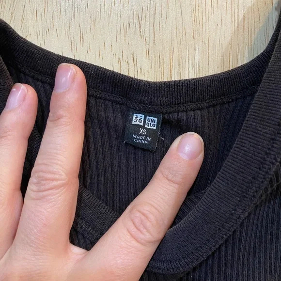 Uniqlo Ribbed Tank Top - Picture 2 of 2